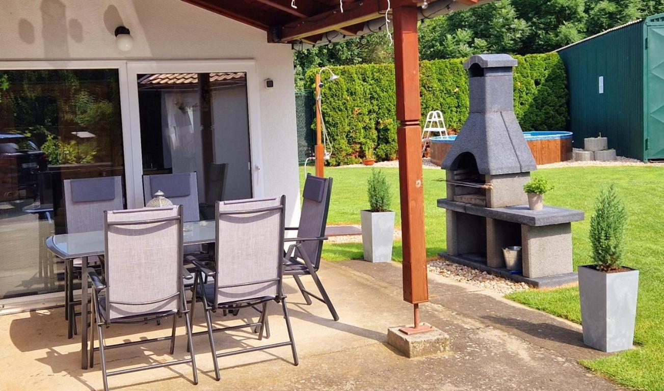 Roubenka Rozkos Vila Nové Město nad Metují Exterior foto